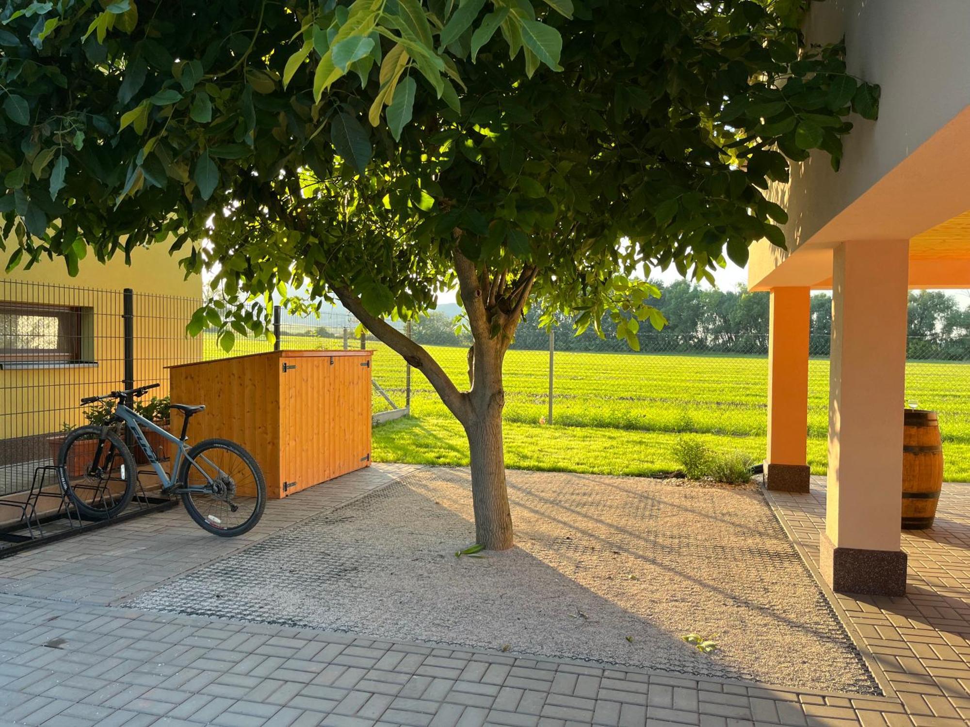 Rekreacni Dum U Jezer, Milovice 6 Villa Dış mekan fotoğraf